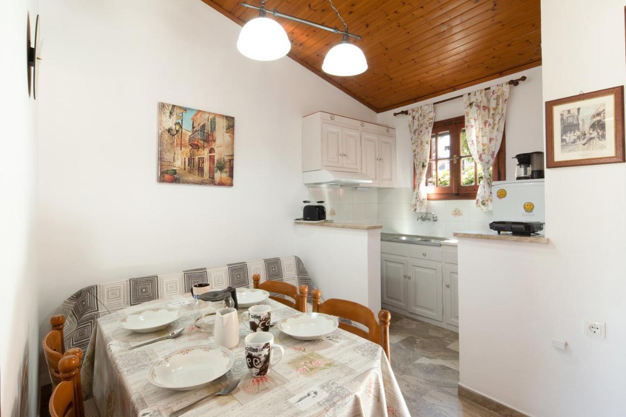 Amalia Cottages Agios Gordios  Exterior foto